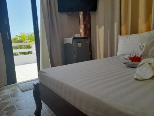 Resort Marnin's Place 2*