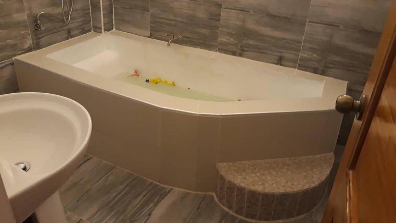 Marnin's Place Resort Manoc-Manoc